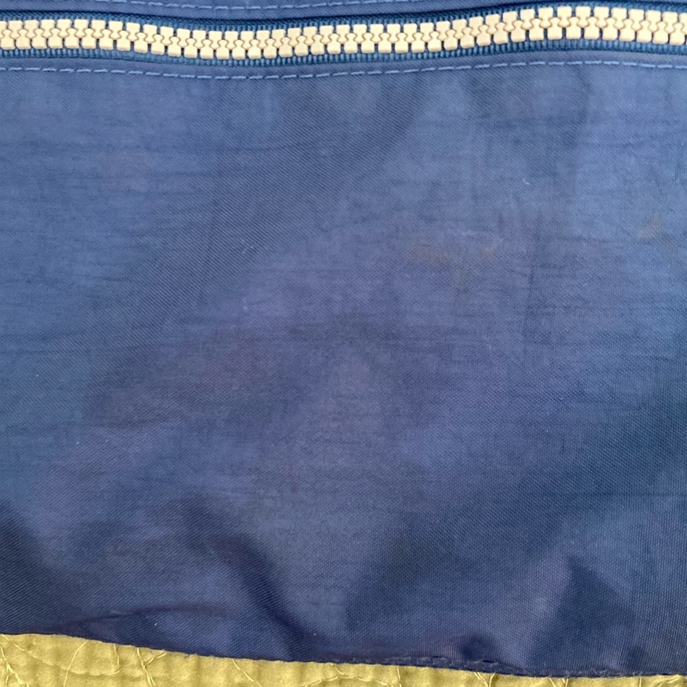 Baggallini 4 zipper crossbody purse - Picture 2 of 5